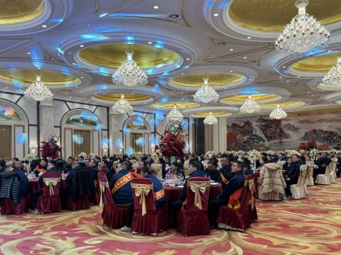 雄鹰展翅震寰宇 威龙腾飞冲云霄|征途国际电气召开2023年度总结表彰大会暨2024年迎新春晚会